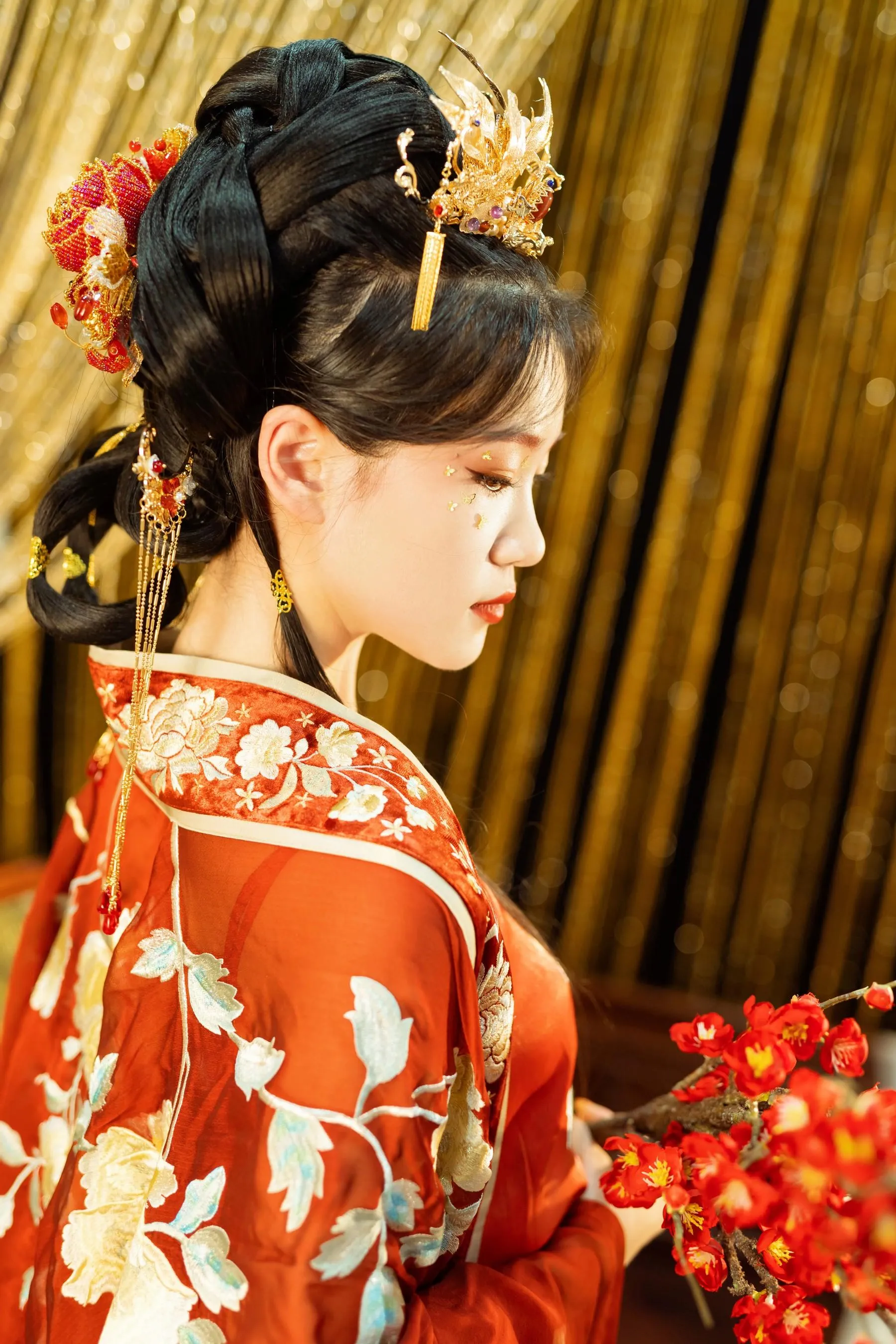 [YITUYU艺图语]2022.09.05 红衣娘子 相望回首喵喵喵 [48P]插图1